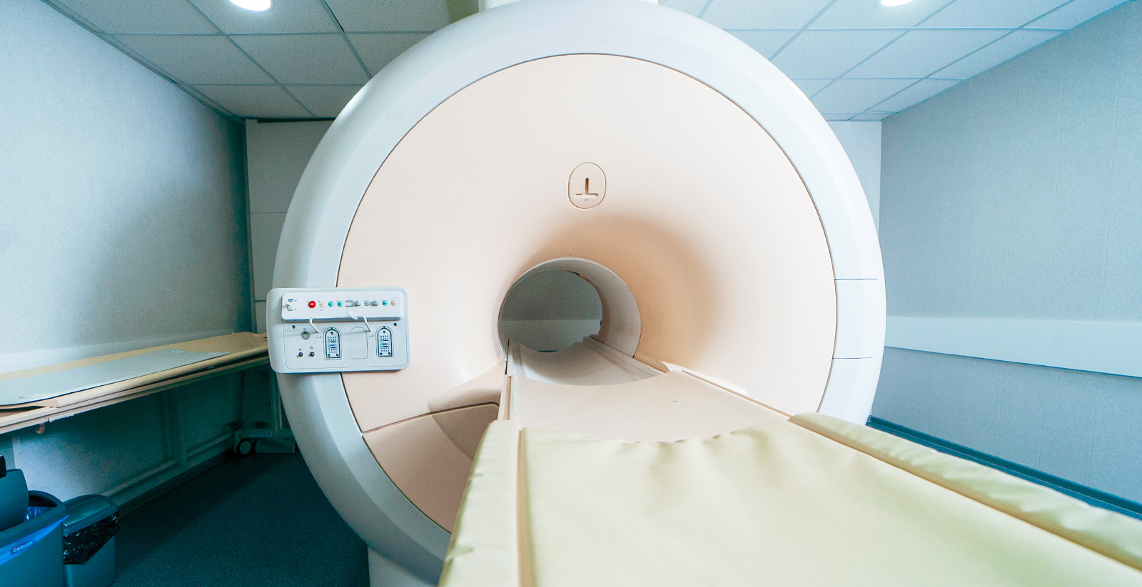 MRIの検査機器写真